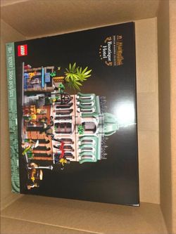 LEGO Icons Boutique Hotel Model Kit New Sealed