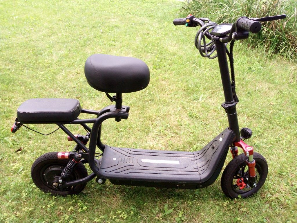 $700.. Electric Scooter. Was $900.00 🛴🛵
