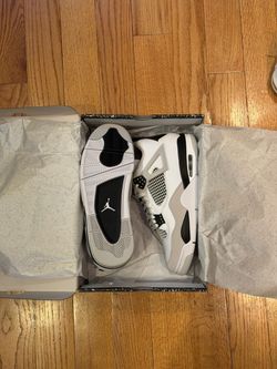 Air Jordan 4 Military Black Size 10.5 DS