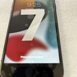 iPhone 7 factory unlocked to any carrier 32 GB great condition
