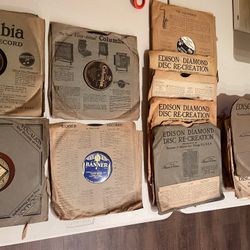 78 RPM Records - Lot Of Approx 25 - MAKE REASONABLE OFFER - dating Back To 20’s 