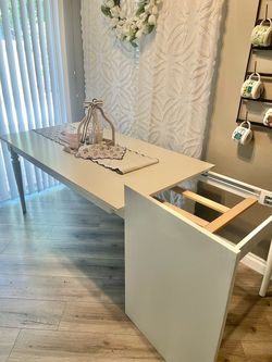 White farmhouse table
