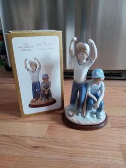 HOME RUN BASEBALL FIGURINE