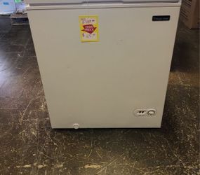 Magic Chef Chest Deep Freezer 5 Cu . Hmcf5w4 5 LF0Z
