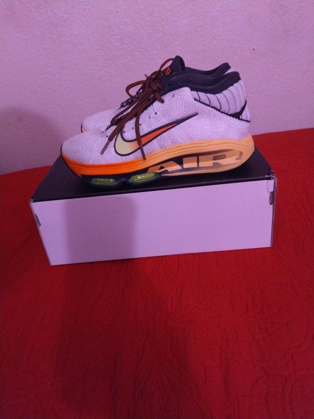 G.T. HUSTLE 3 BLACK / ORANGE 7 M 8.5 W