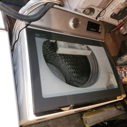 Very Nice Maytag Washer/dryer 