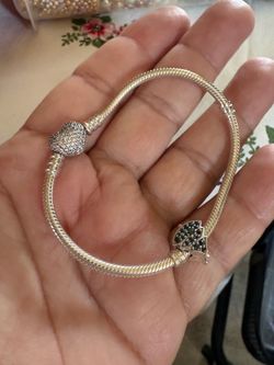 pandora bracelet w 1 charm