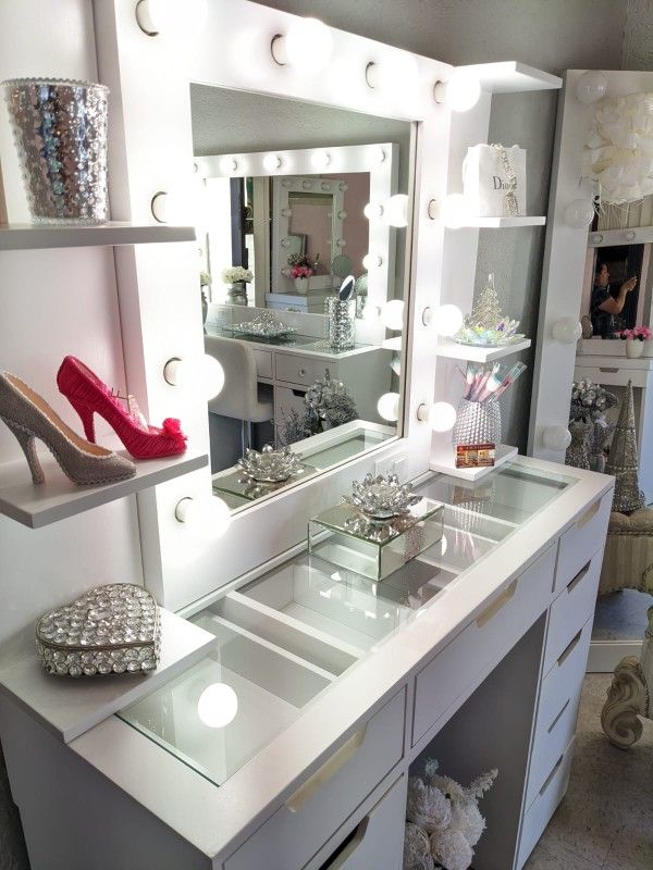 Vanity new excellent quality