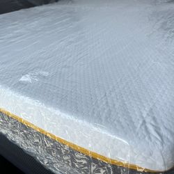 Queen Size Memory Foam New Mattress 