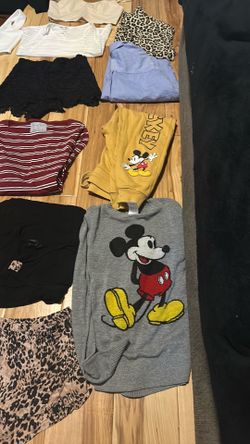 Ropa de mujer nueva sin etiqueta semi nueva y alguna usada SyM laguna L $12 por Toda