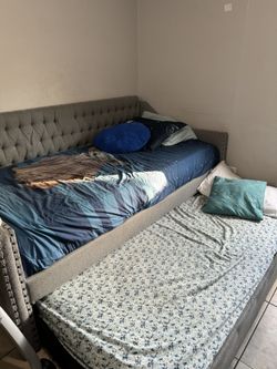 Day Bed With Mattress
