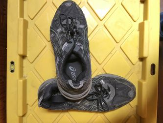 Men's shoes size 12