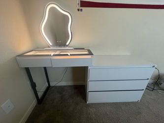 3 Drawer Vanity Desk