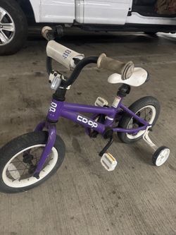 Small child’s 12 inch REÍ co cop bike