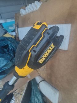 DeWalt 40v weed eater