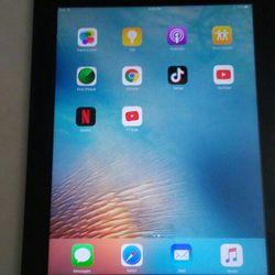 Apple Ipad 2 9" Apple Tablet. No ICloud Working Great