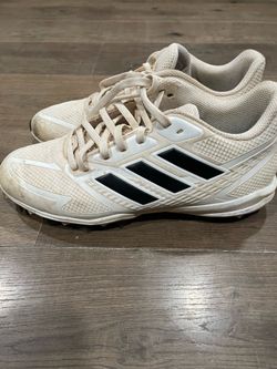 Baseball cleats
