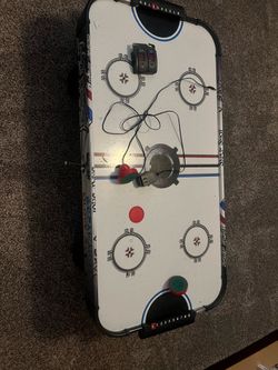 Air hockey table