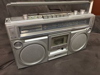 Sanyo Boombox Stereo Cassette Player Radio