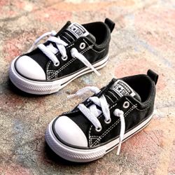 $25 Converse Infant Shoes Brand New Size 5C