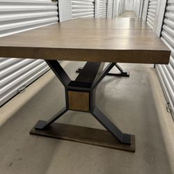 Dinning Table With Chairs / Semi New