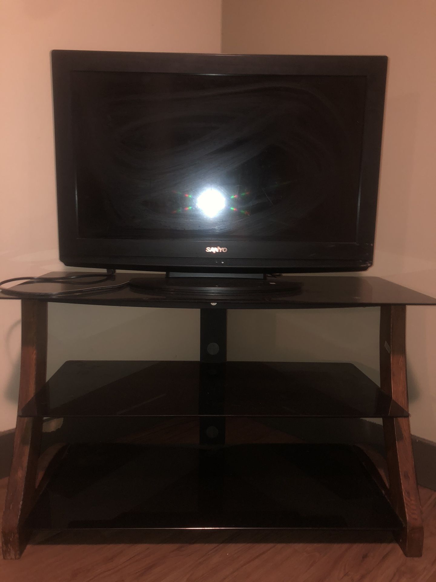 Tv stand (tv not included)