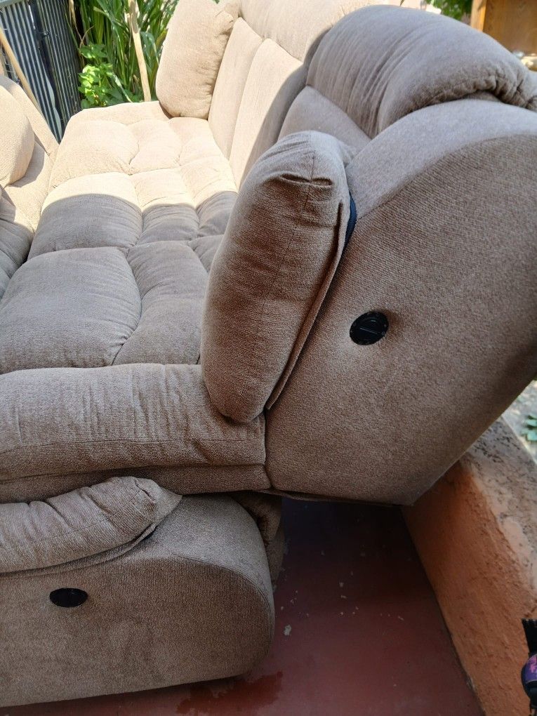 SOFA RRECLINABLE MUYBUENAS CONDICIONES