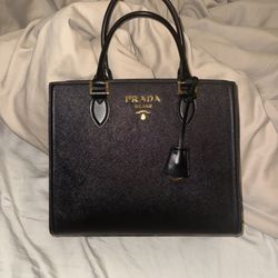 Brand New 100% Authentic Prada Galleria Bag 