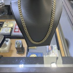 10 Karat Gold Cuban Link Chain