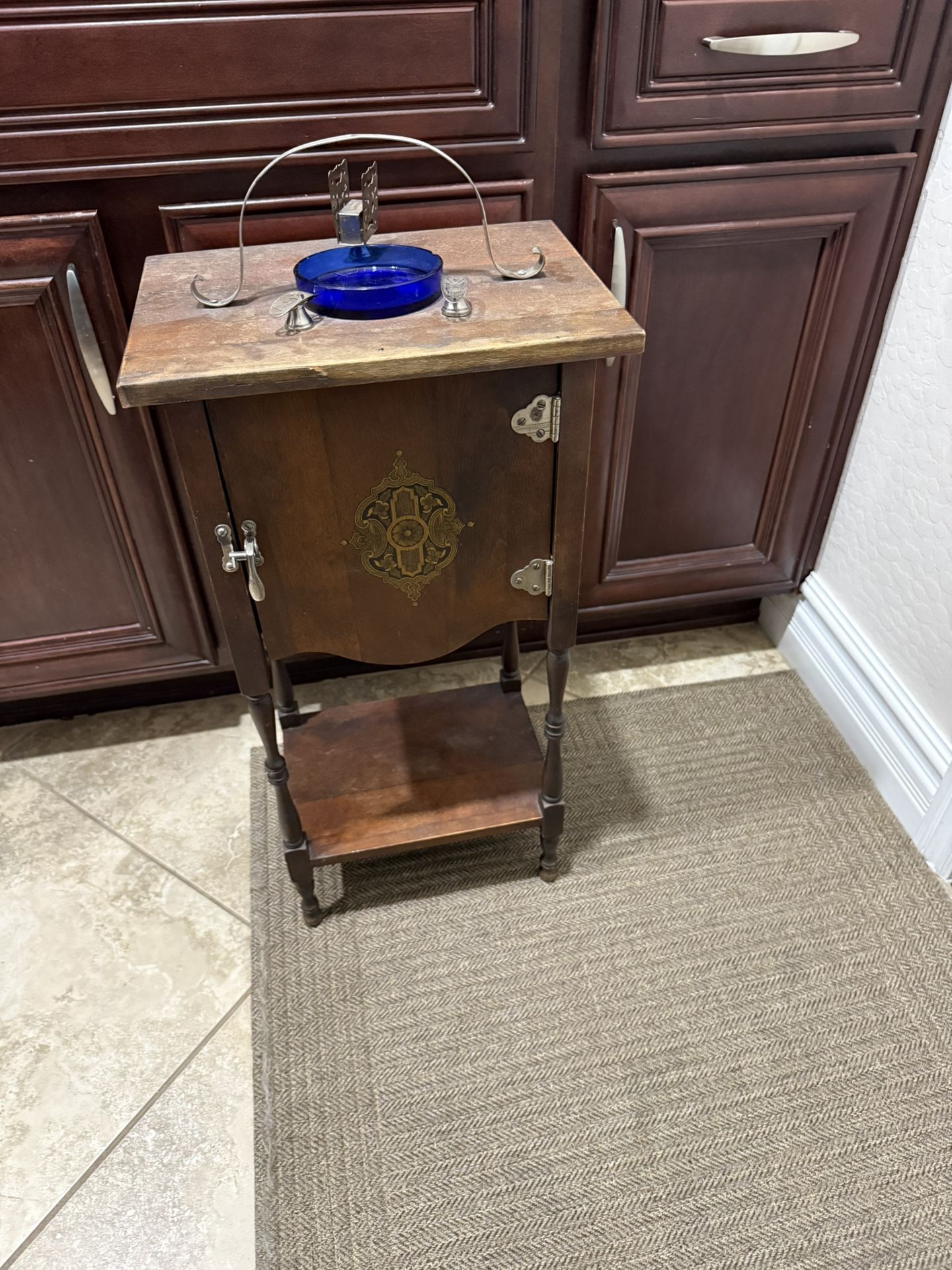 Antique humidor