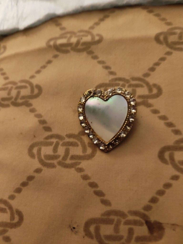 Lustrous Heart Pendant