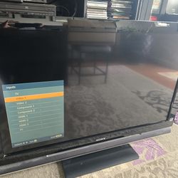 40" Sony Bravia flat screen TV older model good for older game systems w/ remote.