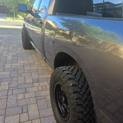 DODGE RAM 1500 V8 2016