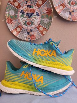 Running Hoka Mach size 10 Men's Running Shoes - Teal/Yellow