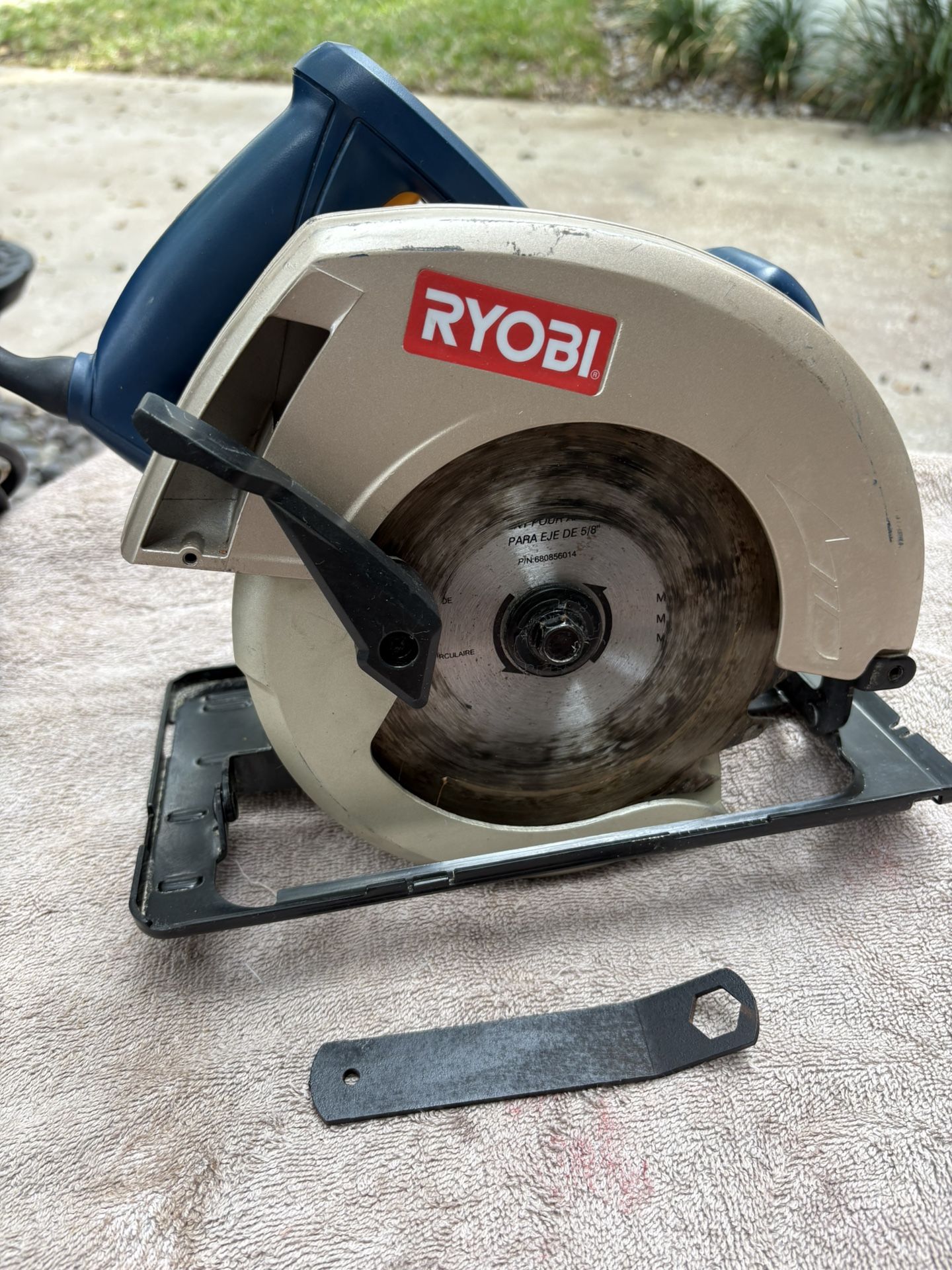 RYOBI 12 AMP 7-1/4" CIRCULAR SAW-CSB123-Like New-Wrench, 8’ Cord