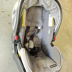Graco carseat newborn infant 35LX