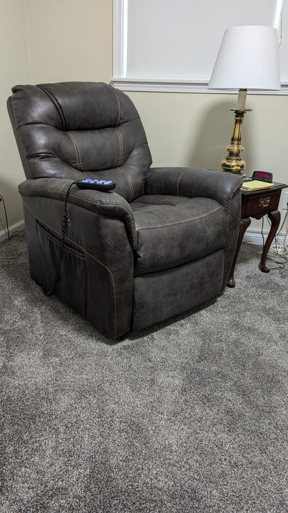 Golden Technologies Durable Medical Equipment Power Lift Recliner