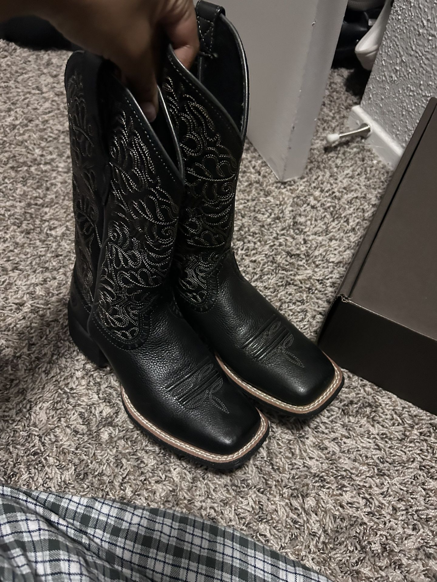 Womens ARIAT BOOTS