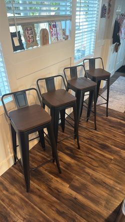 4 Bar Stools
