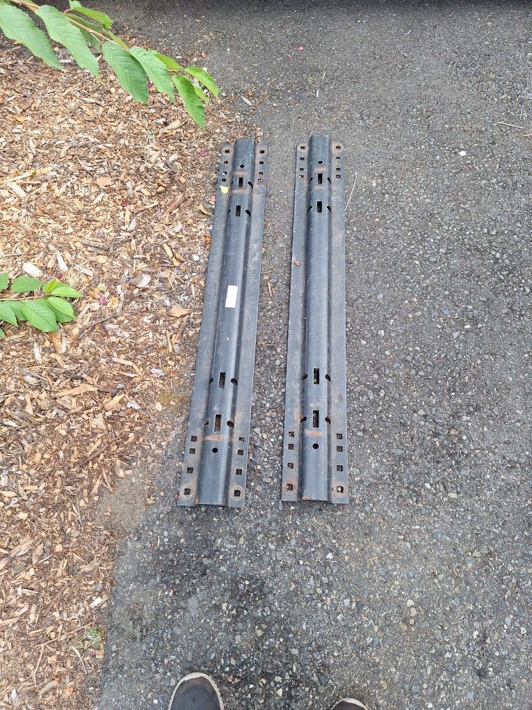 5th Wheel Rails
