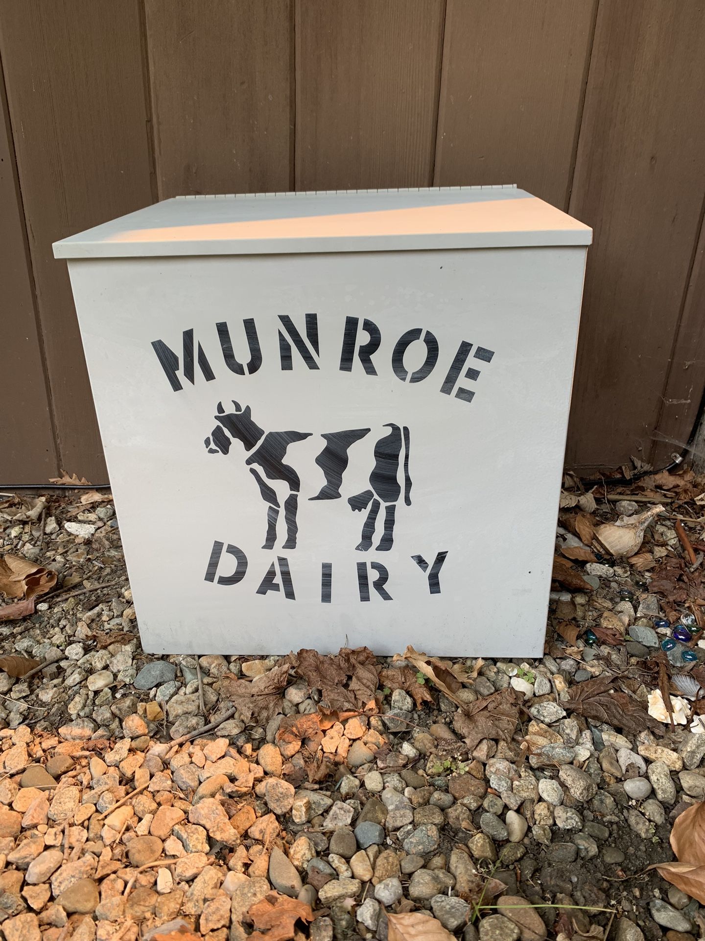 Munroe dairy box for Sale in Portsmouth, RI OfferUp