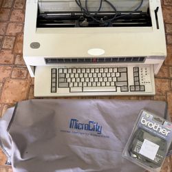 IBM Wheelwriter 10 Series II Electronic Typewriter + Cover & New Ribbon