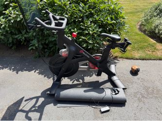 Peloton (Free)  + Mat