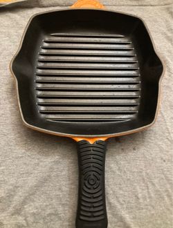 Vintage skillet iron pan Le Creuset #26 orange with rubber holder