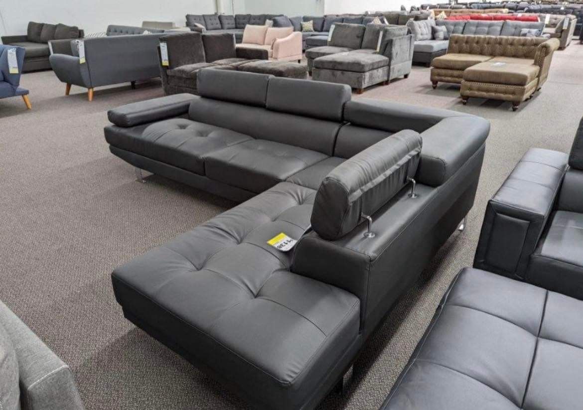 New Sectional Couch! Free Delivery 🚚! Financing Available!