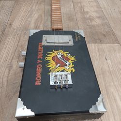 Cigar Box Guitar ROMEO Y JULIETA MAGNUM