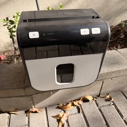 Paper Shredder 