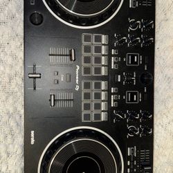 DJ Equipment/ Pioneer DDJ-REV1/ Pioneer DJ