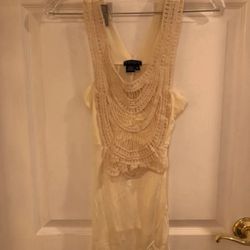 Size S Venus Cream Crochet tank  Very soft material Never really worn and no stains