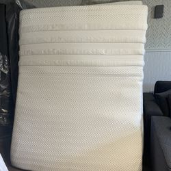 Leesa Queen Mattress 